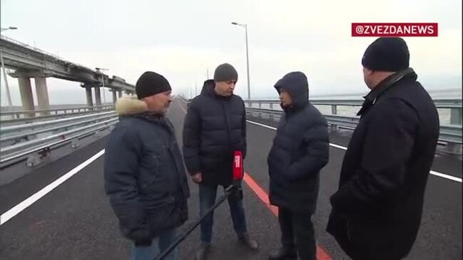 Presiden Putin Mengunjungi Jembatan Krimea yang diklim sebagai bagian dari wilayah Rusia. Foto,Herald Sun